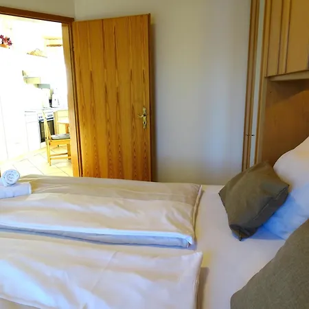 Specht - Haus Grauer Esel -1- * דאהמה